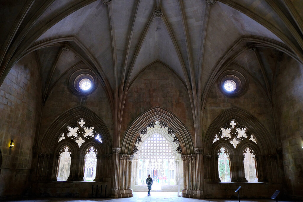 Mosteiro da Batalha，巴塔利亞修道院，貝倫塔，哲羅姆派修道院，Mosteiro dos Jerónimos，Belém，Açores，亞速爾群島，葡萄牙世界遺產，葡萄牙文化遺產，葡萄牙聖誕，葡萄牙聖誕食物，葡萄牙燈飾，葡萄牙聖誕燈飾，葡萄牙佳餚，里斯本聖誕，葡萄牙歌曲，葡萄牙寶藏，葡萄牙珍寶，，法多，法朵，Fado，大航海時代，航海家，區華利。第一個到中國的航海家，第一個到中國，澳門栗子節，栗子節，為甚麽打噴嚏要說這句，點解打乞嗤要講呢句，Santinho，打乞嗤點講，打乞嗤，葡文打噴嚏，打噴嚏，軟蛋，糖果屋，葡國威尼斯，aveiro，亞威羅，貝倫區，MAAT，葡萄牙旅遊，葡萄牙景點，主教宮花園，JARDIM DO PAÇO，CASTELO BRANCO、白堡、白色城堡、七夕、牛郎、織女、牛郎織女、軟木、軟木系列，葡萄牙特產，保護環境，葡國公雞，葡萄牙公雞，公平，生菜，里斯本，里斯本人，里斯本人花名，里斯本人乳名，菜刀，刀，中葡對照：中菜煮食用具，澳門工作，葡萄牙工作，澳門葡萄牙工作大比拼，語言假朋友，西班牙文，葡文，葡西文，葡國，擔遮，月老，葡國月老，聖安東尼，否定代詞，Portunhol，葡西文，巴葡歐葡，巴葡，歐葡，葡葡，巴葡葡葡，muito，muita，其他的時間表示法，時間，葡文時間，葡語時間，葡式麵包，葡國麵包，葡萄牙總統選舉，葡萄牙總統大選，葡萄牙名牌廁紙，Renova，CHEERS，食物銀行，提子乾，許願，國王蛋糕，聖誕節，葡國聖誕，將來時，疑問句，現在進行時，葡語文法，葡文há，葡文形容詞，不定冠詞，葡語縮合，葡語介詞，葡語動詞，葡文文法，葡萄牙代詞，葡語定冠詞，定冠詞，葡萄牙知識，葡萄牙文化，澳門葡文課程，澳門學葡語，澳門葡語，葡語澳門，葡文澳門，葡文課程，澳門學葡文，澳門 葡文，葡文 澳門、澳門葡文班，葡萄牙知識，澳葡文化知識，一點葡語，葡文，澳門葡語課程，澳門葡文