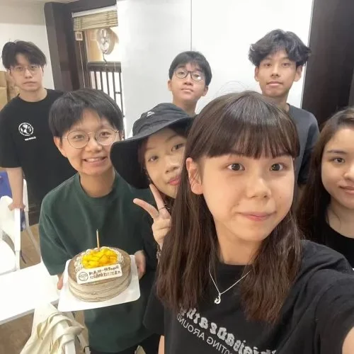 澳門IELTS，雅思，IELTS EXAM，雅思考試，海外升學，uc，科英布拉，科英布拉大學，universidade de Coimbra, Coimbra university，世界上最危險機場，葡萄牙麥當勞，澳門A LEVEL，A LEVEL 小教室，A LEVEL數學，A LEVEL生物，A LEVEL 物理，A LEVEL化學，ALEVElL，EDEXCEL，康橋教育，CEC MACAU，康橋，澳門暑期夏令營，萊思教育，Royal Education，Summercamp，夏令營，夏令班，澳門GAPSK，康橋教育中心，小童普通話，GAPSK考試，幼兒普通話，GAPSK，普通話課程，小童普通話課程，幼兒普通話課程，澳門普通話課程，澳門幼兒普通話課程，Mosteiro da Batalha，巴塔利亞修道院，貝倫塔，哲羅姆派修道院，Mosteiro dos Jerónimos，Belém，Açores，亞速爾群島，葡萄牙世界遺產，葡萄牙文化遺產，葡萄牙聖誕，葡萄牙聖誕食物，葡萄牙燈飾，葡萄牙聖誕燈飾，葡萄牙佳餚，里斯本聖誕，葡萄牙歌曲，葡萄牙寶藏，葡萄牙珍寶，，法多，法朵，Fado，大航海時代，航海家，區華利。第一個到中國的航海家，第一個到中國，澳門栗子節，栗子節，為甚麽打噴嚏要說這句，點解打乞嗤要講呢句，Santinho，打乞嗤點講，打乞嗤，葡文打噴嚏，打噴嚏，軟蛋，糖果屋，葡國威尼斯，aveiro，亞威羅，貝倫區，MAAT，葡萄牙旅遊，葡萄牙景點，主教宮花園，JARDIM DO PAÇO，CASTELO BRANCO、白堡、白色城堡、七夕、牛郎、織女、牛郎織女、軟木、軟木系列，葡萄牙特產，保護環境，葡國公雞，葡萄牙公雞，公平，生菜，里斯本，里斯本人，里斯本人花名，里斯本人乳名，菜刀，刀，中葡對照：中菜煮食用具，澳門工作，葡萄牙工作，澳門葡萄牙工作大比拼，語言假朋友，西班牙文，葡文，葡西文，葡國，擔遮，月老，葡國月老，聖安東尼，否定代詞，Portunhol，葡西文，巴葡歐葡，巴葡，歐葡，葡葡，巴葡葡葡，muito，muita，其他的時間表示法，時間，葡文時間，葡語時間，葡式麵包，葡國麵包，葡萄牙總統選舉，葡萄牙總統大選，葡萄牙名牌廁紙，Renova，CHEERS，食物銀行，提子乾，許願，國王蛋糕，聖誕節，葡國聖誕，將來時，疑問句，現在進行時，葡語文法，葡文há，葡文形容詞，不定冠詞，葡語縮合，葡語介詞，葡語動詞，葡文文法，葡萄牙代詞，葡語定冠詞，定冠詞，葡萄牙知識，葡萄牙文化，澳門葡文課程，澳門學葡語，澳門葡語，葡語澳門，葡文澳門，葡文課程，澳門學葡文，澳門 葡文，葡文 澳門、澳門葡文班，葡萄牙知識，澳葡文化知識，一點葡語，葡文，澳門葡語課程，澳門葡文