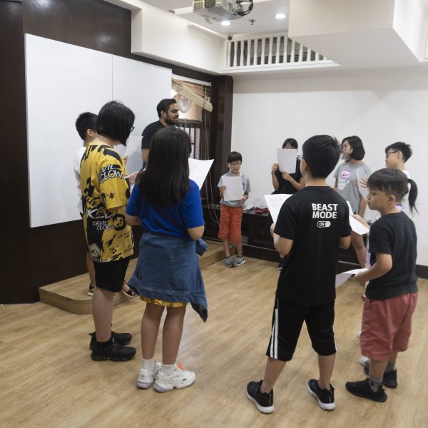 澳門暑期夏令營，Summercamp，夏令營，夏令班，澳門GAPSK，小童普通話，GAPSK考試，幼兒普通話，GAPSK，普通話課程，小童普通話課程，幼兒普通話課程，澳門普通話課程，澳門幼兒普通話課程，Mosteiro da Batalha，巴塔利亞修道院，貝倫塔，哲羅姆派修道院，Mosteiro dos Jerónimos，Belém，Açores，亞速爾群島，葡萄牙世界遺產，葡萄牙文化遺產，葡萄牙聖誕，葡萄牙聖誕食物，葡萄牙燈飾，葡萄牙聖誕燈飾，葡萄牙佳餚，里斯本聖誕，葡萄牙歌曲，葡萄牙寶藏，葡萄牙珍寶，，法多，法朵，Fado，大航海時代，航海家，區華利。第一個到中國的航海家，第一個到中國，澳門栗子節，栗子節，為甚麽打噴嚏要說這句，點解打乞嗤要講呢句，Santinho，打乞嗤點講，打乞嗤，葡文打噴嚏，打噴嚏，軟蛋，糖果屋，葡國威尼斯，aveiro，亞威羅，貝倫區，MAAT，葡萄牙旅遊，葡萄牙景點，主教宮花園，JARDIM DO PAÇO，CASTELO BRANCO、白堡、白色城堡、七夕、牛郎、織女、牛郎織女、軟木、軟木系列，葡萄牙特產，保護環境，葡國公雞，葡萄牙公雞，公平，生菜，里斯本，里斯本人，里斯本人花名，里斯本人乳名，菜刀，刀，中葡對照：中菜煮食用具，澳門工作，葡萄牙工作，澳門葡萄牙工作大比拼，語言假朋友，西班牙文，葡文，葡西文，葡國，擔遮，月老，葡國月老，聖安東尼，否定代詞，Portunhol，葡西文，巴葡歐葡，巴葡，歐葡，葡葡，巴葡葡葡，muito，muita，其他的時間表示法，時間，葡文時間，葡語時間，葡式麵包，葡國麵包，葡萄牙總統選舉，葡萄牙總統大選，葡萄牙名牌廁紙，Renova，CHEERS，食物銀行，提子乾，許願，國王蛋糕，聖誕節，葡國聖誕，將來時，疑問句，現在進行時，葡語文法，葡文há，葡文形容詞，不定冠詞，葡語縮合，葡語介詞，葡語動詞，葡文文法，葡萄牙代詞，葡語定冠詞，定冠詞，葡萄牙知識，葡萄牙文化，澳門葡文課程，澳門學葡語，澳門葡語，葡語澳門，葡文澳門，葡文課程，澳門學葡文，澳門 葡文，葡文 澳門、澳門葡文班，葡萄牙知識，澳葡文化知識，一點葡語，葡文，澳門葡語課程，澳門葡文