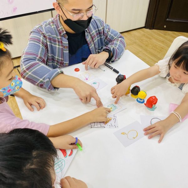 世界上最危險機場，葡萄牙麥當勞，澳門A LEVEL，A LEVEL 小教室，A LEVEL數學，A LEVEL生物，A LEVEL 物理，A LEVEL化學，ALEVElL，EDEXCEL，康橋教育，CEC MACAU，康橋，澳門暑期夏令營，萊思教育，Royal Education，Summercamp，夏令營，夏令班，澳門GAPSK，康橋教育中心，小童普通話，GAPSK考試，幼兒普通話，GAPSK，普通話課程，小童普通話課程，幼兒普通話課程，澳門普通話課程，澳門幼兒普通話課程，Mosteiro da Batalha，巴塔利亞修道院，貝倫塔，哲羅姆派修道院，Mosteiro dos Jerónimos，Belém，Açores，亞速爾群島，葡萄牙世界遺產，葡萄牙文化遺產，葡萄牙聖誕，葡萄牙聖誕食物，葡萄牙燈飾，葡萄牙聖誕燈飾，葡萄牙佳餚，里斯本聖誕，葡萄牙歌曲，葡萄牙寶藏，葡萄牙珍寶，，法多，法朵，Fado，大航海時代，航海家，區華利。第一個到中國的航海家，第一個到中國，澳門栗子節，栗子節，為甚麽打噴嚏要說這句，點解打乞嗤要講呢句，Santinho，打乞嗤點講，打乞嗤，葡文打噴嚏，打噴嚏，軟蛋，糖果屋，葡國威尼斯，aveiro，亞威羅，貝倫區，MAAT，葡萄牙旅遊，葡萄牙景點，主教宮花園，JARDIM DO PAÇO，CASTELO BRANCO、白堡、白色城堡、七夕、牛郎、織女、牛郎織女、軟木、軟木系列，葡萄牙特產，保護環境，葡國公雞，葡萄牙公雞，公平，生菜，里斯本，里斯本人，里斯本人花名，里斯本人乳名，菜刀，刀，中葡對照：中菜煮食用具，澳門工作，葡萄牙工作，澳門葡萄牙工作大比拼，語言假朋友，西班牙文，葡文，葡西文，葡國，擔遮，月老，葡國月老，聖安東尼，否定代詞，Portunhol，葡西文，巴葡歐葡，巴葡，歐葡，葡葡，巴葡葡葡，muito，muita，其他的時間表示法，時間，葡文時間，葡語時間，葡式麵包，葡國麵包，葡萄牙總統選舉，葡萄牙總統大選，葡萄牙名牌廁紙，Renova，CHEERS，食物銀行，提子乾，許願，國王蛋糕，聖誕節，葡國聖誕，將來時，疑問句，現在進行時，葡語文法，葡文há，葡文形容詞，不定冠詞，葡語縮合，葡語介詞，葡語動詞，葡文文法，葡萄牙代詞，葡語定冠詞，定冠詞，葡萄牙知識，葡萄牙文化，澳門葡文課程，澳門學葡語，澳門葡語，葡語澳門，葡文澳門，葡文課程，澳門學葡文，澳門 葡文，葡文 澳門、澳門葡文班，葡萄牙知識，澳葡文化知識，一點葡語，葡文，澳門葡語課程，澳門葡文